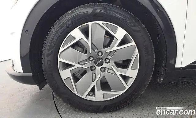 Genesis GV60 2022 0.1 автомат (гидро), миниатюра 5 Genesis GV60 2022 0.1 автомат (гидро), миниатюра 5