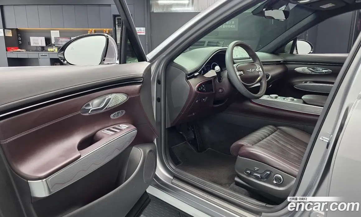 Genesis GV70 2021 2.5 автомат (гидро), фото 12 Genesis GV70 2021 2.5 автомат (гидро), фото 12