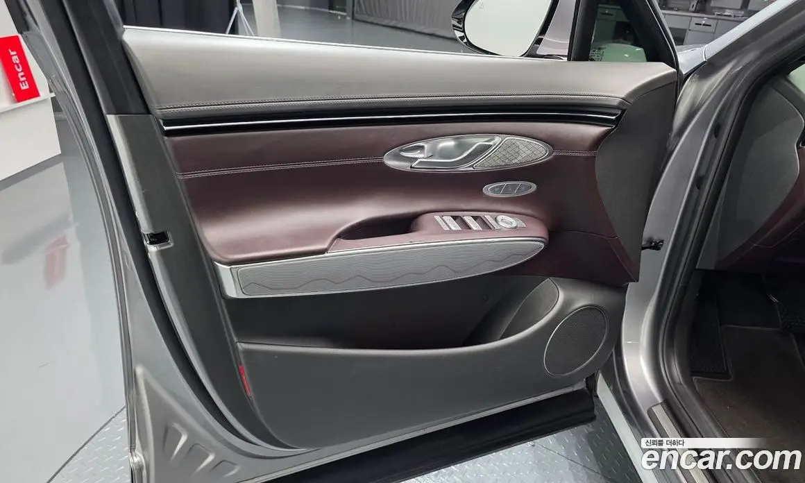 Genesis GV70 2021 2.5 автомат (гидро), фото 13 Genesis GV70 2021 2.5 автомат (гидро), фото 13