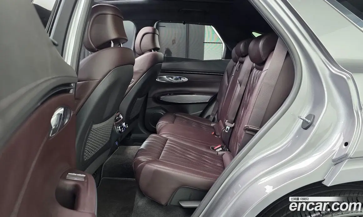 Genesis GV70 2021 2.5 автомат (гидро), фото 16 Genesis GV70 2021 2.5 автомат (гидро), фото 16