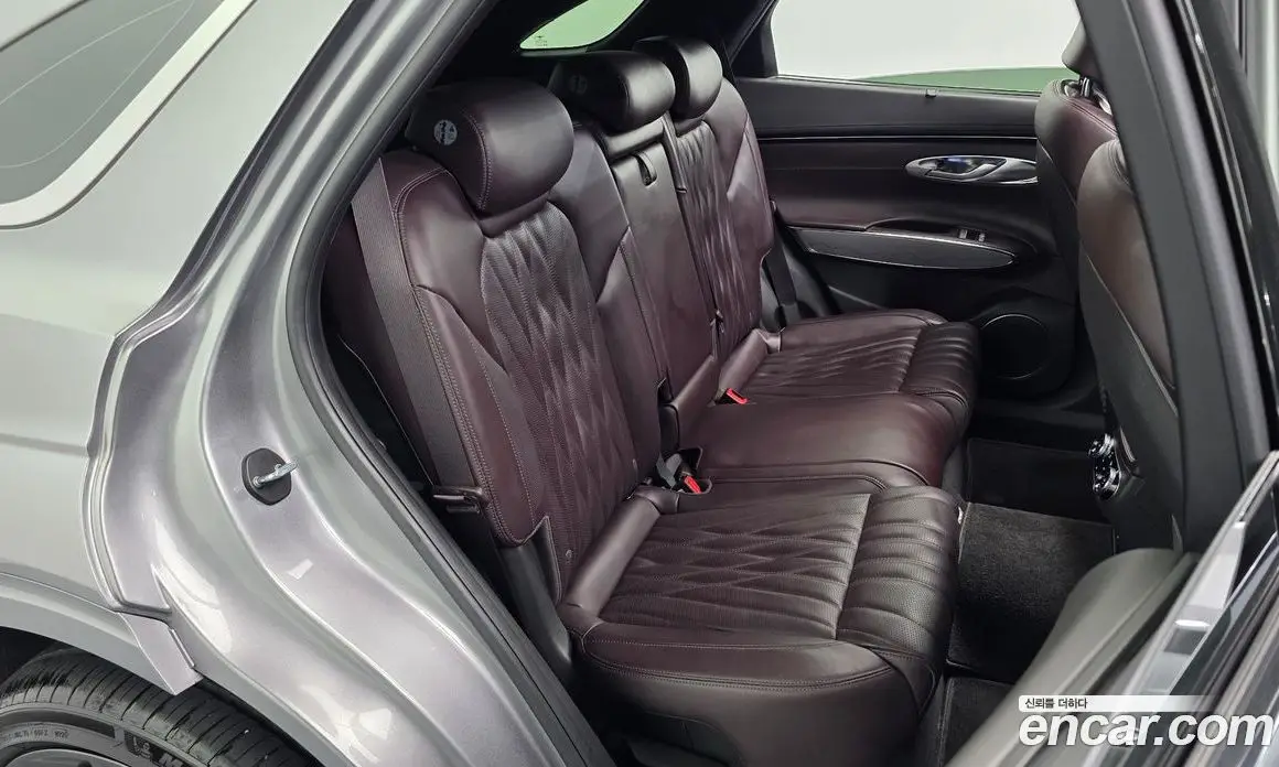 Genesis GV70 2021 2.5 автомат (гидро), фото 17 Genesis GV70 2021 2.5 автомат (гидро), фото 17
