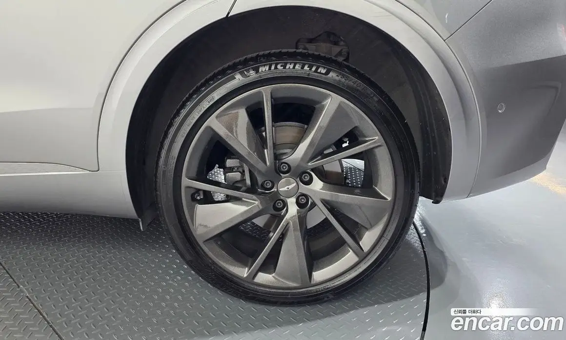 Genesis GV70 2021 2.5 автомат (гидро), фото 6 Genesis GV70 2021 2.5 автомат (гидро), фото 6