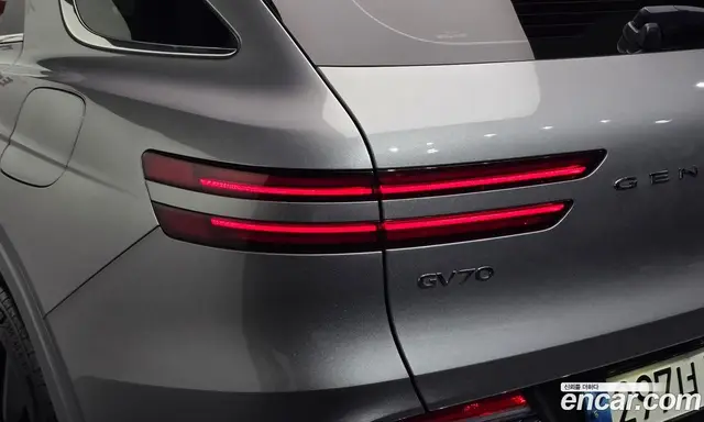 Genesis GV70 2021 2.5 автомат (гидро), миниатюра 8 Genesis GV70 2021 2.5 автомат (гидро), миниатюра 8