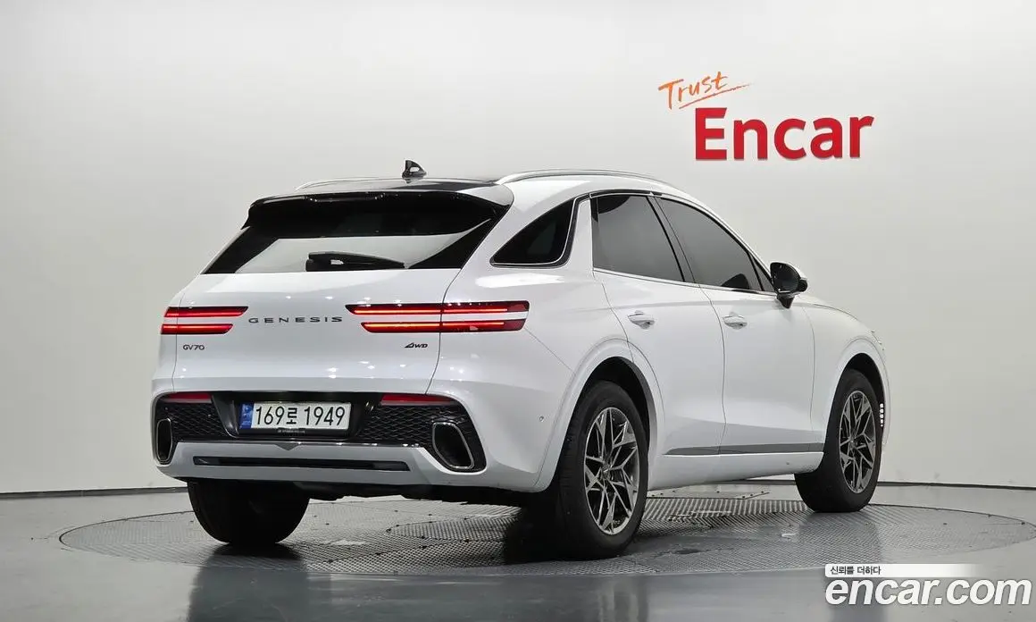 Genesis GV70 2021 2.5 автомат (гидро), фото 2 Genesis GV70 2021 2.5 автомат (гидро), фото 2