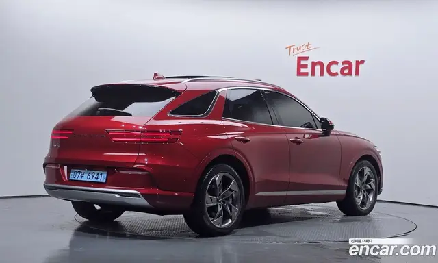 Genesis GV70 2022 0.1 автомат (гидро), миниатюра 2