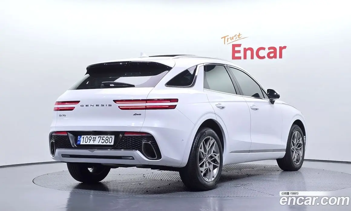 Genesis GV70 2023 2.5 автомат (гидро), фото 2 Genesis GV70 2023 2.5 автомат (гидро), фото 2