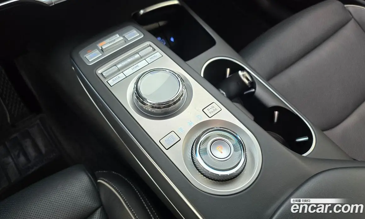 Genesis GV70 2023 2.5 автомат (гидро), фото 12 Genesis GV70 2023 2.5 автомат (гидро), фото 12