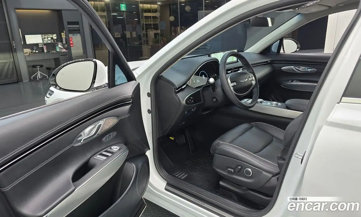 Genesis GV70 2023 2.5 автомат (гидро), фото 13 Genesis GV70 2023 2.5 автомат (гидро), фото 13