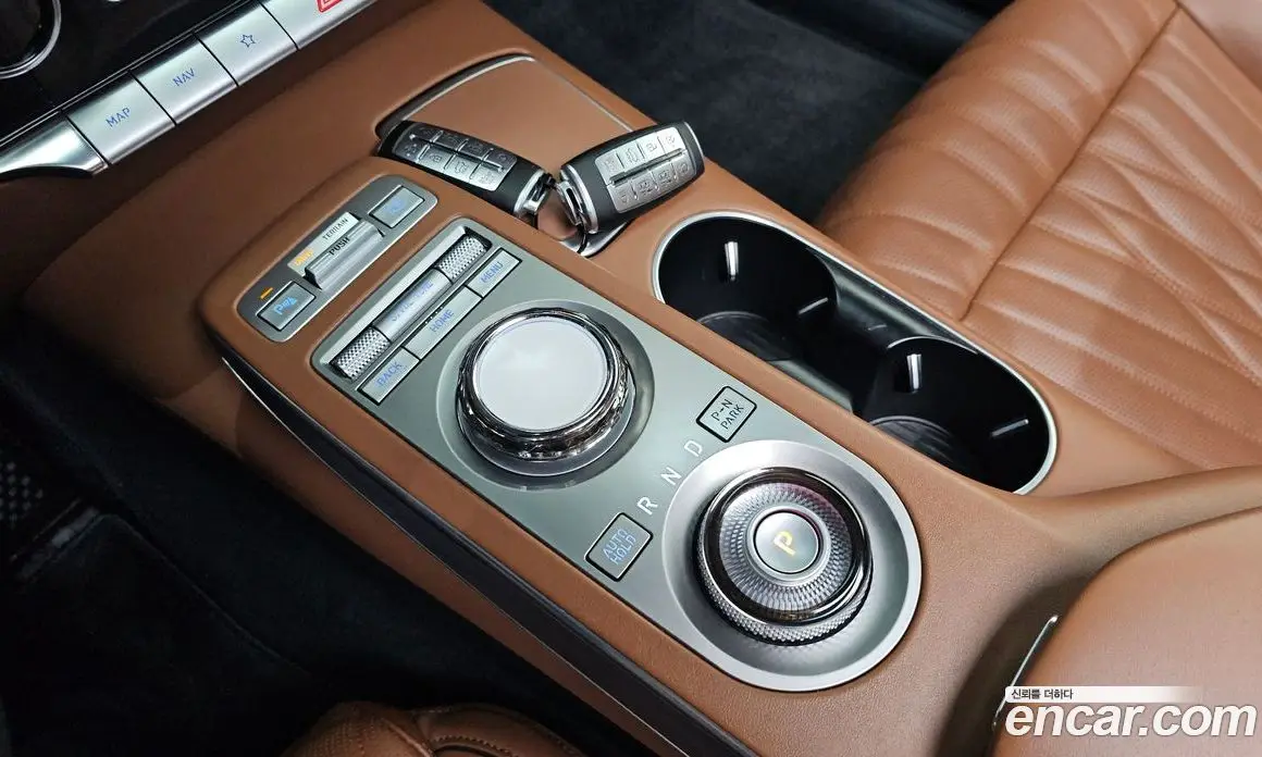 Genesis GV70 2023 2.5 автомат (гидро), фото 12 Genesis GV70 2023 2.5 автомат (гидро), фото 12