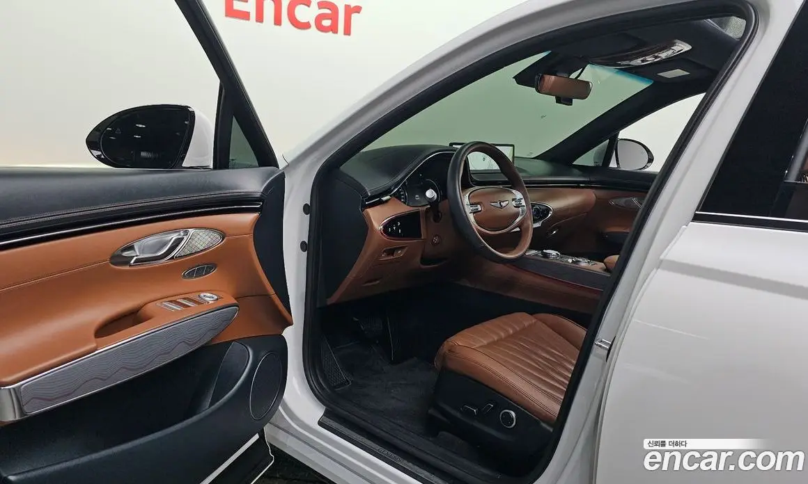 Genesis GV70 2023 2.5 автомат (гидро), фото 13 Genesis GV70 2023 2.5 автомат (гидро), фото 13