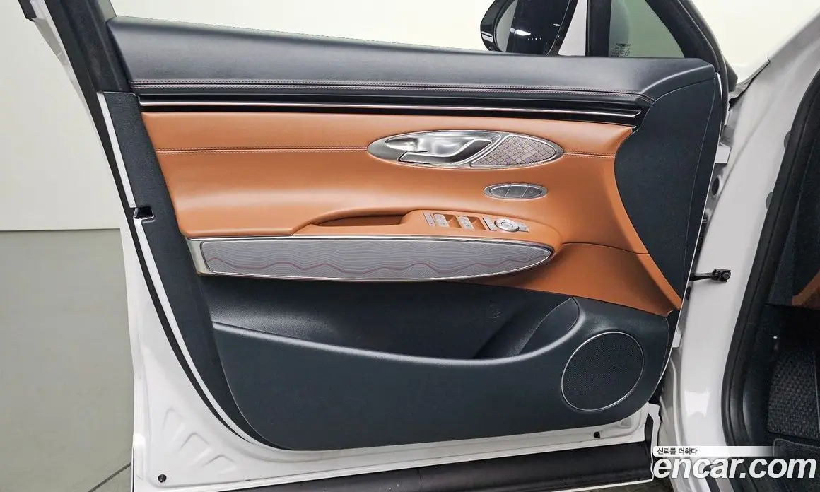 Genesis GV70 2023 2.5 автомат (гидро), фото 14 Genesis GV70 2023 2.5 автомат (гидро), фото 14