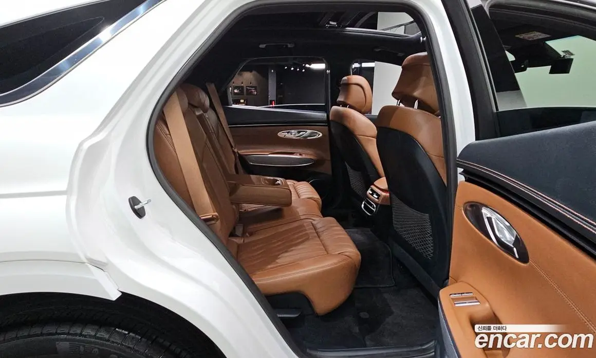 Genesis GV70 2023 2.5 автомат (гидро), фото 16 Genesis GV70 2023 2.5 автомат (гидро), фото 16
