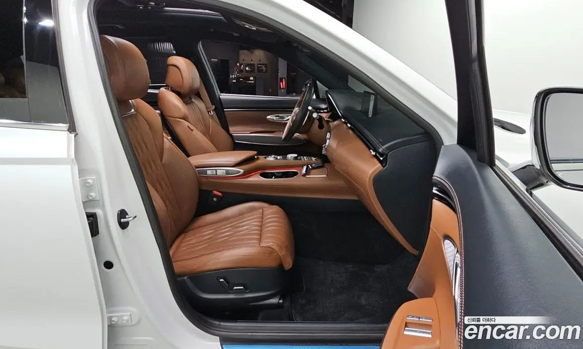 Genesis GV70 2023 2.5 автомат (гидро), фото 18 Genesis GV70 2023 2.5 автомат (гидро), фото 18