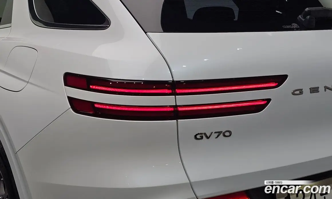 Genesis GV70 2023 2.5 автомат (гидро), фото 9 Genesis GV70 2023 2.5 автомат (гидро), фото 9