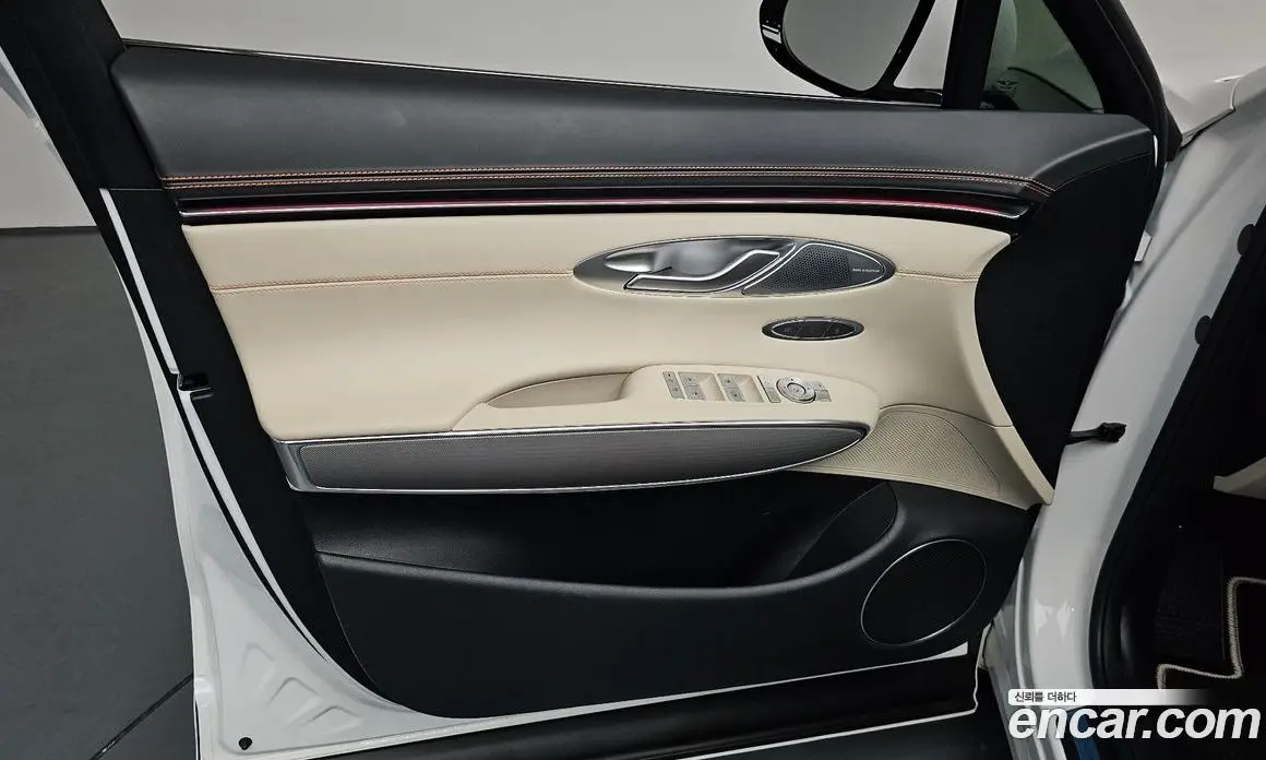 Genesis GV70 2024 2.5 автомат (гидро), фото 13