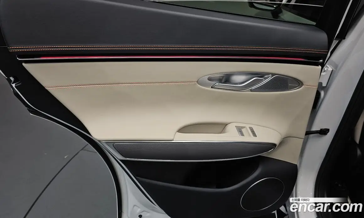 Genesis GV70 2024 2.5 автомат (гидро), фото 14