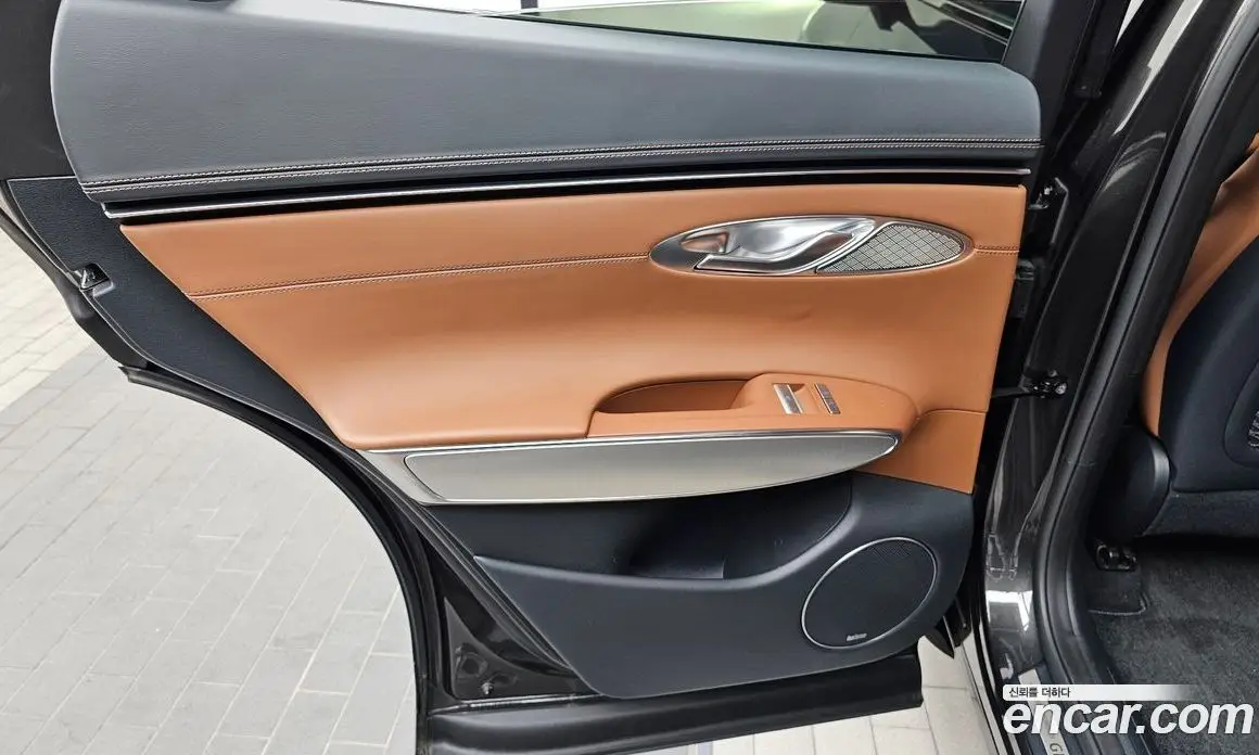 Genesis GV70 2024 2.5 автомат (гидро), фото 15