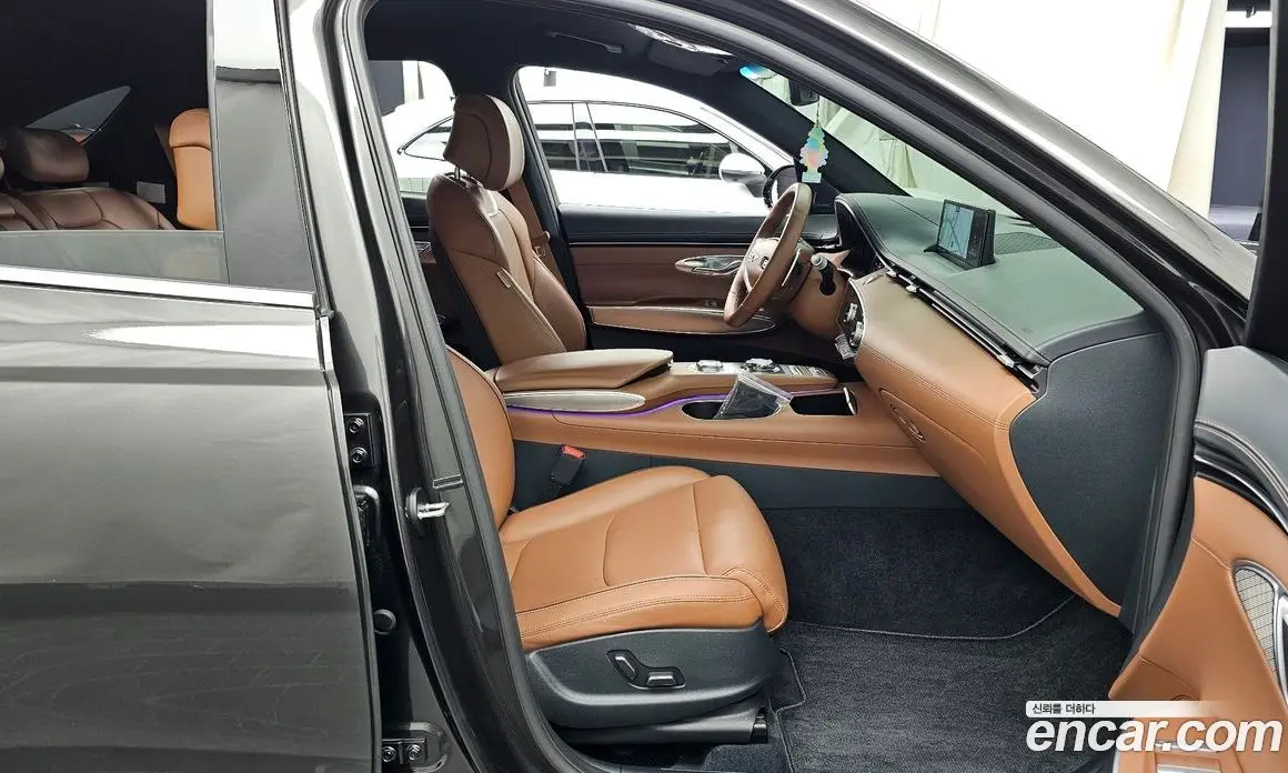 Genesis GV70 2024 2.5 автомат (гидро), фото 17