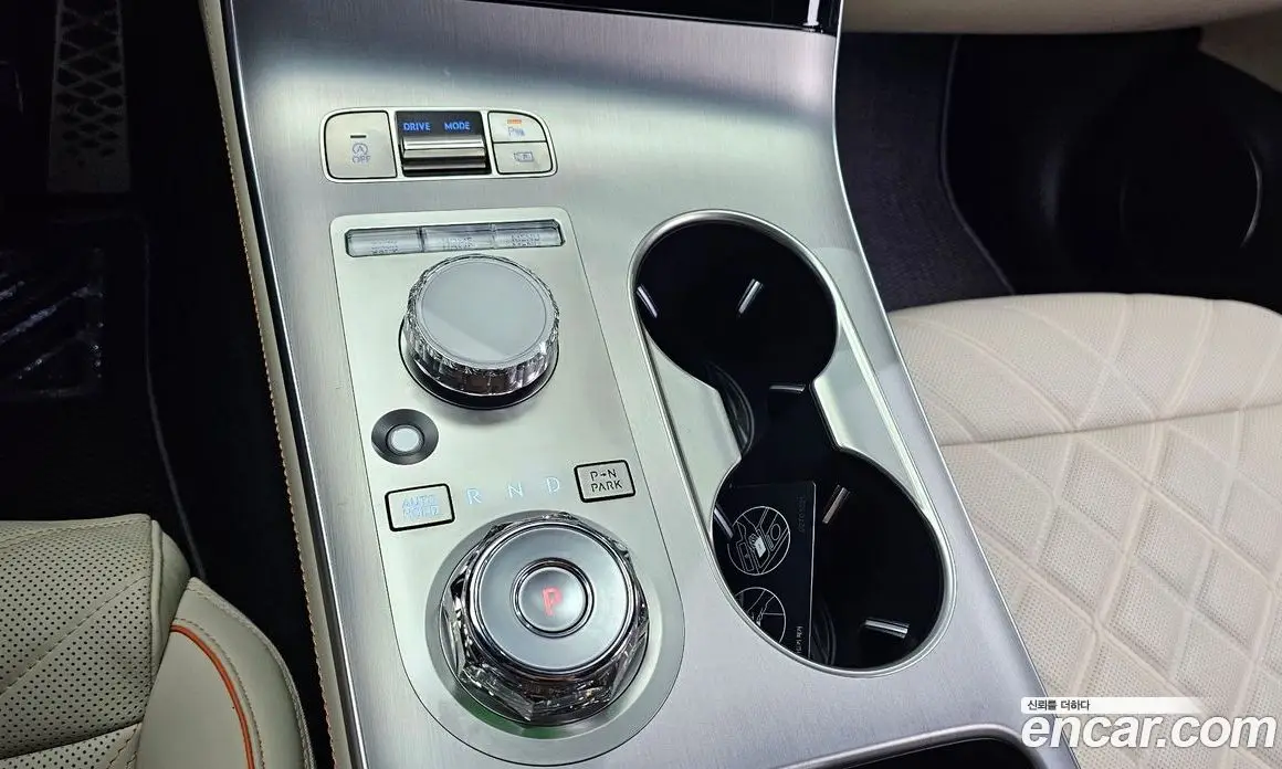 Genesis GV70 2025 2.5 автомат (гидро), фото 11