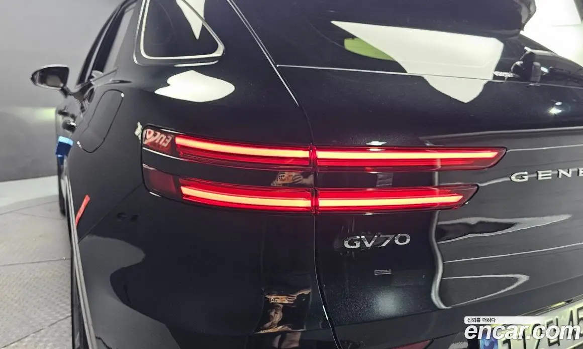 Genesis GV70 2025 2.5 автомат (гидро), фото 8
