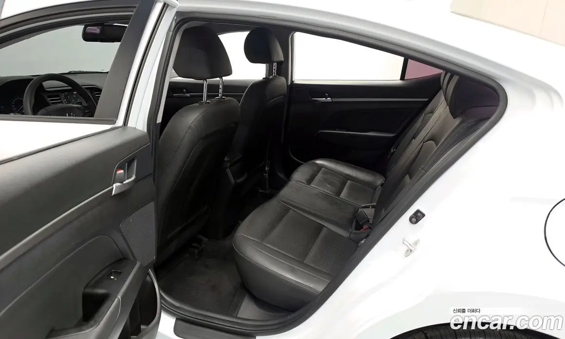 Hyundai Avante 2019 1.6 автомат (гидро), фото 17 Hyundai Avante 2019 1.6 автомат (гидро), фото 17