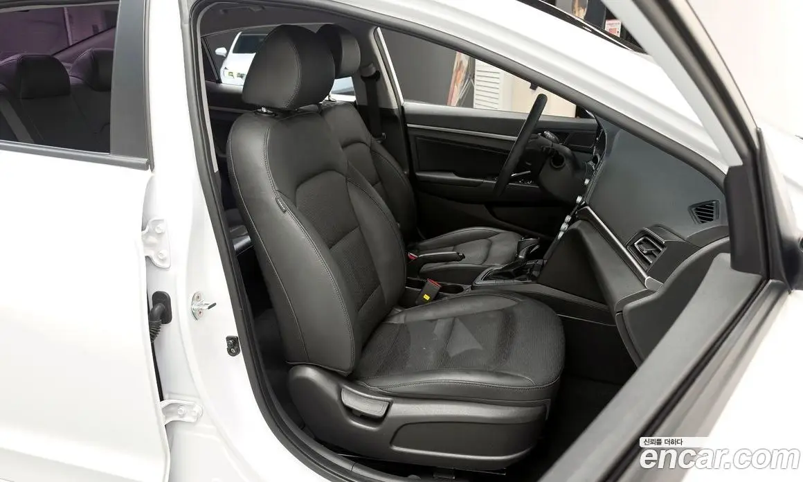 Hyundai Avante 2019 1.6 автомат (гидро), фото 18 Hyundai Avante 2019 1.6 автомат (гидро), фото 18