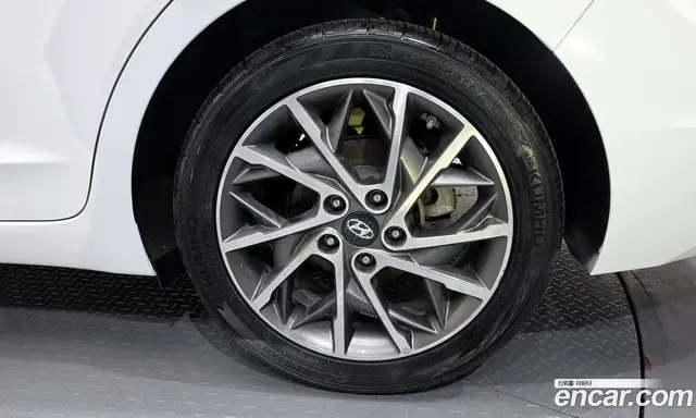 Hyundai Avante 2019 1.6 автомат (гидро), миниатюра 7 Hyundai Avante 2019 1.6 автомат (гидро), миниатюра 7