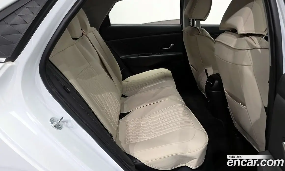 Hyundai Avante 2023 1.6 автомат (гидро), фото 18