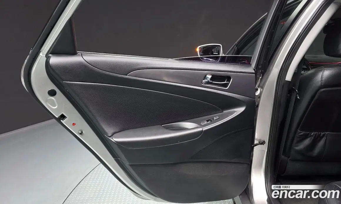 Hyundai Sonata 2013 2.0 автомат (гидро), фото 14