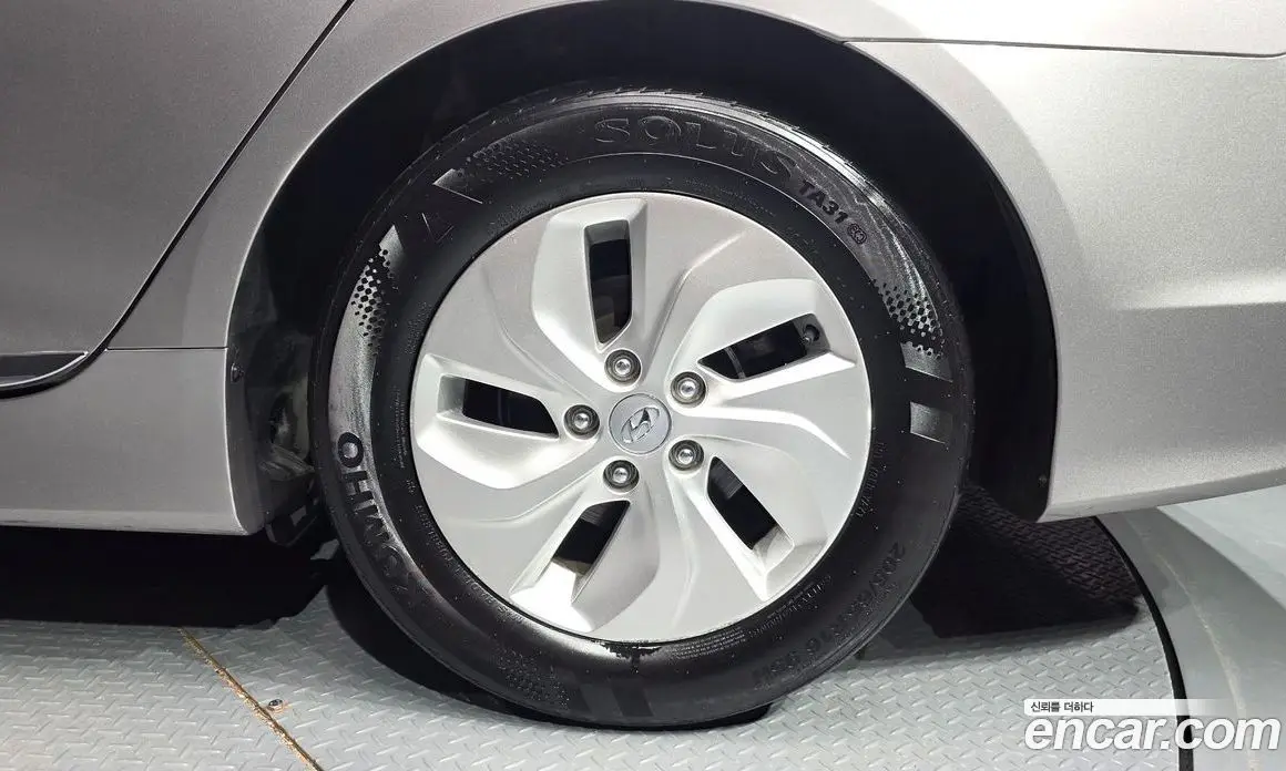 Hyundai Sonata 2013 2.0 автомат (гидро), фото 6