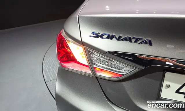 Hyundai Sonata 2013 2.0 автомат (гидро), миниатюра 8