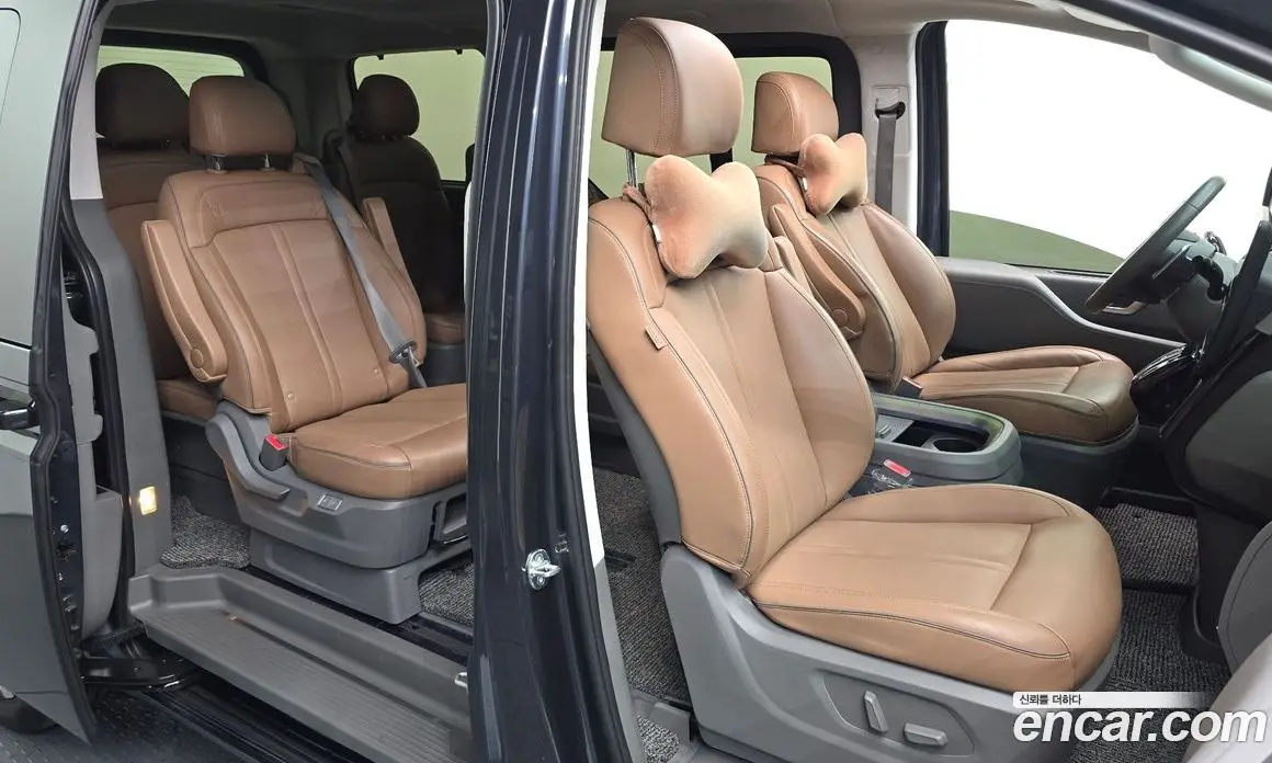 Hyundai Staria 2023 2.2 автомат (гидро), фото 17