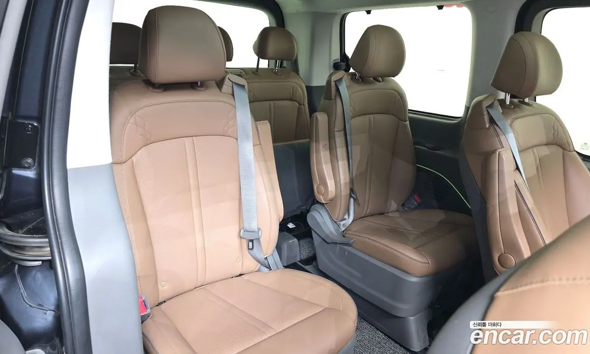 Hyundai Staria 2023 2.2 автомат (гидро), фото 18