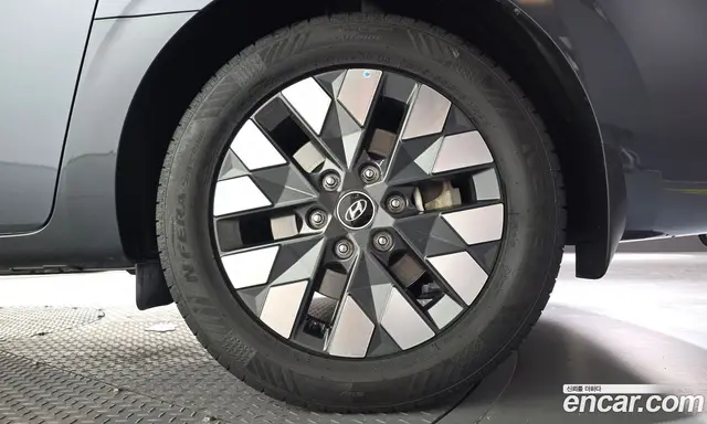 Hyundai Staria 2023 2.2 автомат (гидро), миниатюра 7