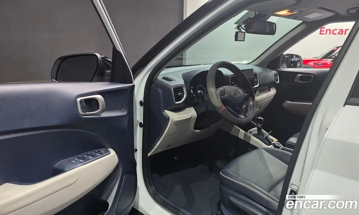 Hyundai Venue 2022 1.6 автомат (гидро), фото 13