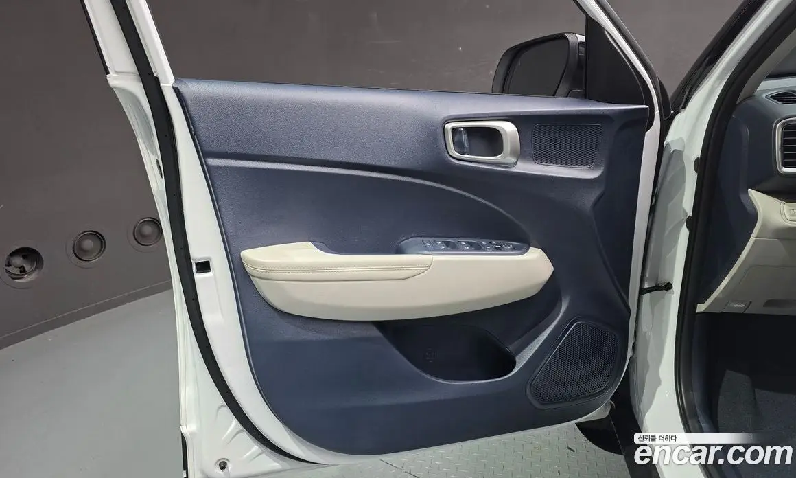 Hyundai Venue 2022 1.6 автомат (гидро), фото 14