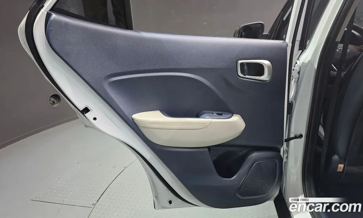 Hyundai Venue 2022 1.6 автомат (гидро), фото 15