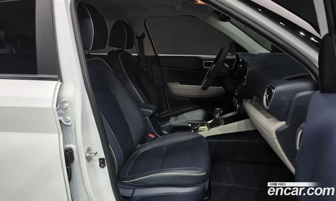 Hyundai Venue 2022 1.6 автомат (гидро), фото 16