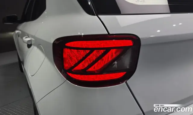 Hyundai Venue 2022 1.6 автомат (гидро), миниатюра 9