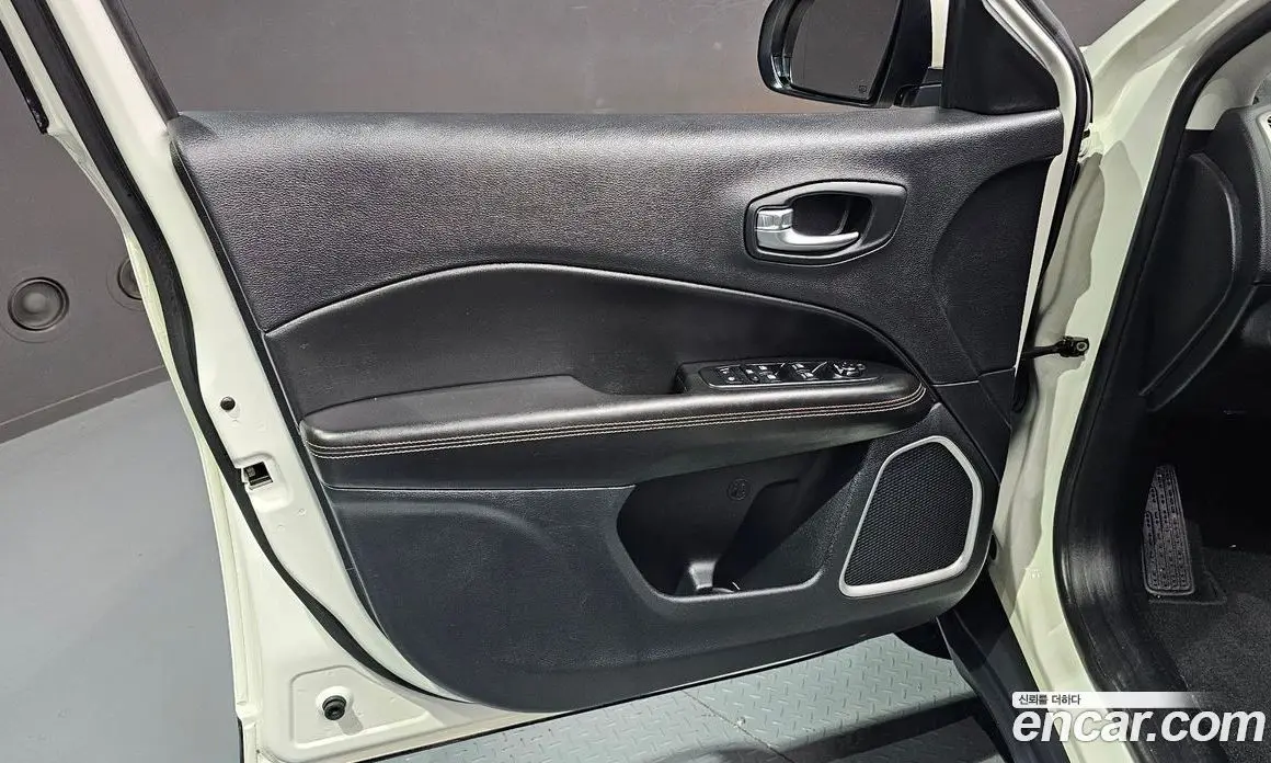 Jeep Compass 2018 2.4 автомат (гидро), фото 14
