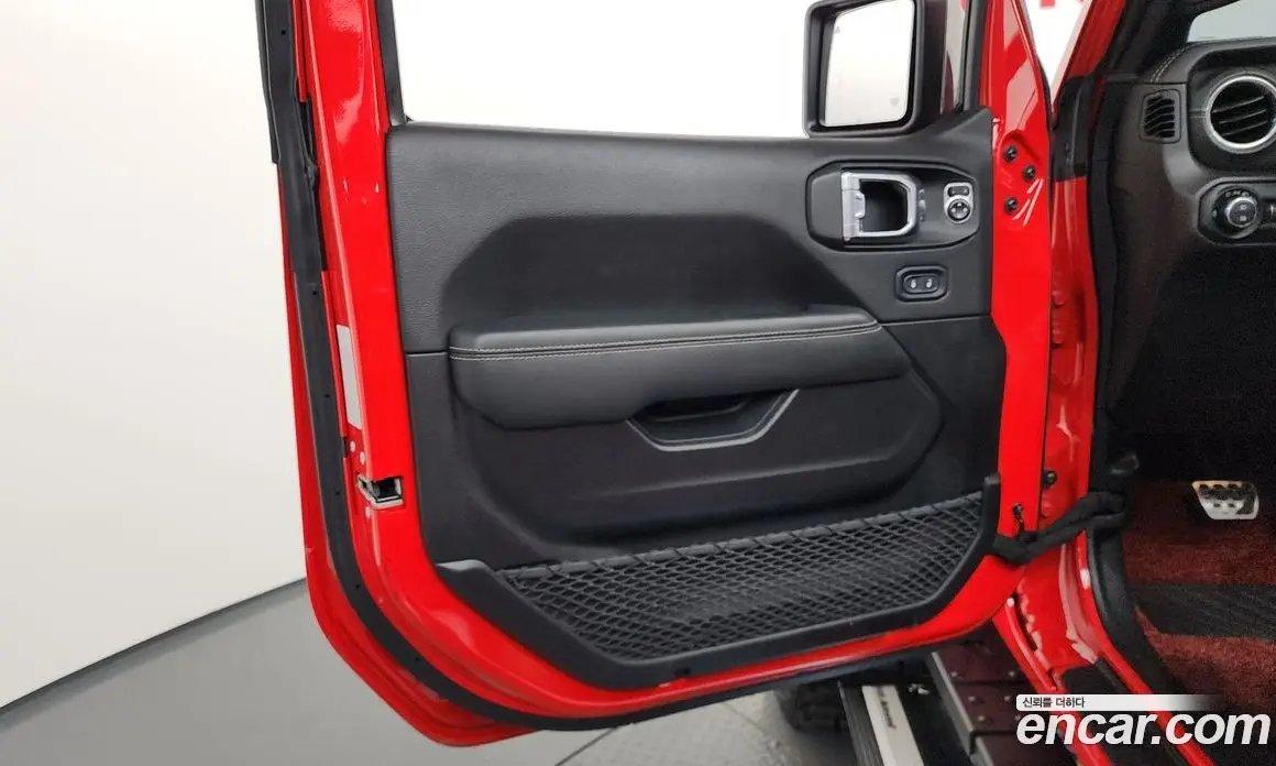 Jeep Wrangler 2021 2.0 автомат (гидро), фото 14 Jeep Wrangler 2021 2.0 автомат (гидро), фото 14