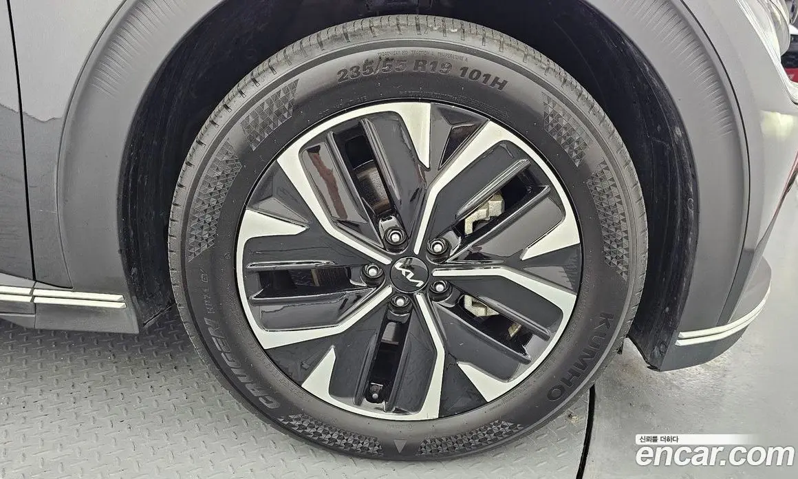 Kia EV6 2023 0.1 автомат (гидро), фото 5 Kia EV6 2023 0.1 автомат (гидро), фото 5