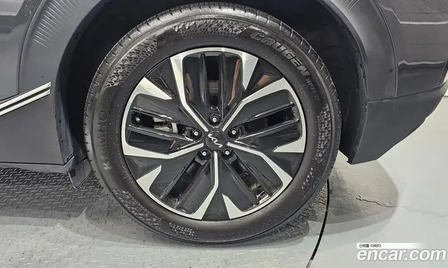 Kia EV6 2023 0.1 автомат (гидро), миниатюра 7 Kia EV6 2023 0.1 автомат (гидро), миниатюра 7