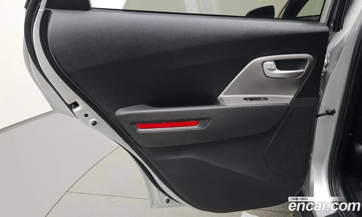 Kia Niro 2023 0.2 автомат (гидро), фото 14