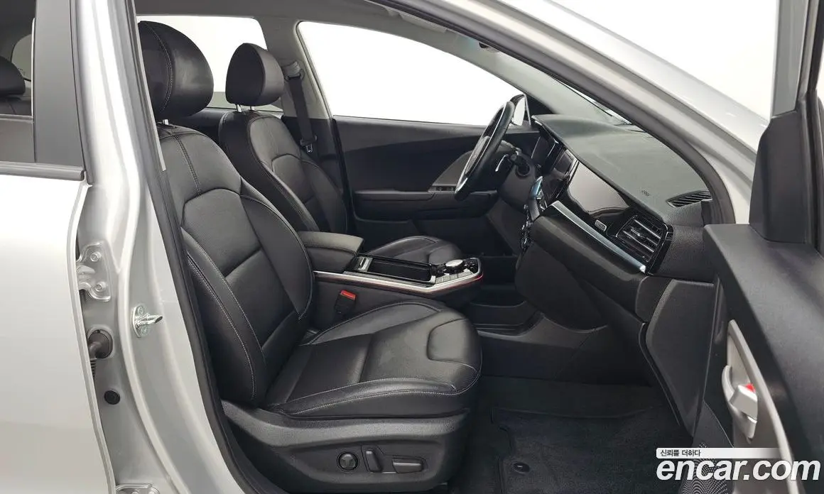 Kia Niro 2023 0.2 автомат (гидро), фото 16
