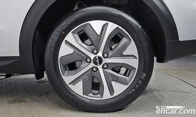 Kia Niro 2023 0.2 автомат (гидро), миниатюра 4