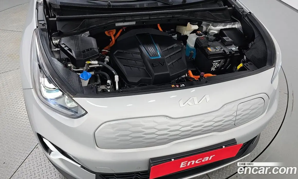 Kia Niro 2023 0.2 автомат (гидро), фото 5