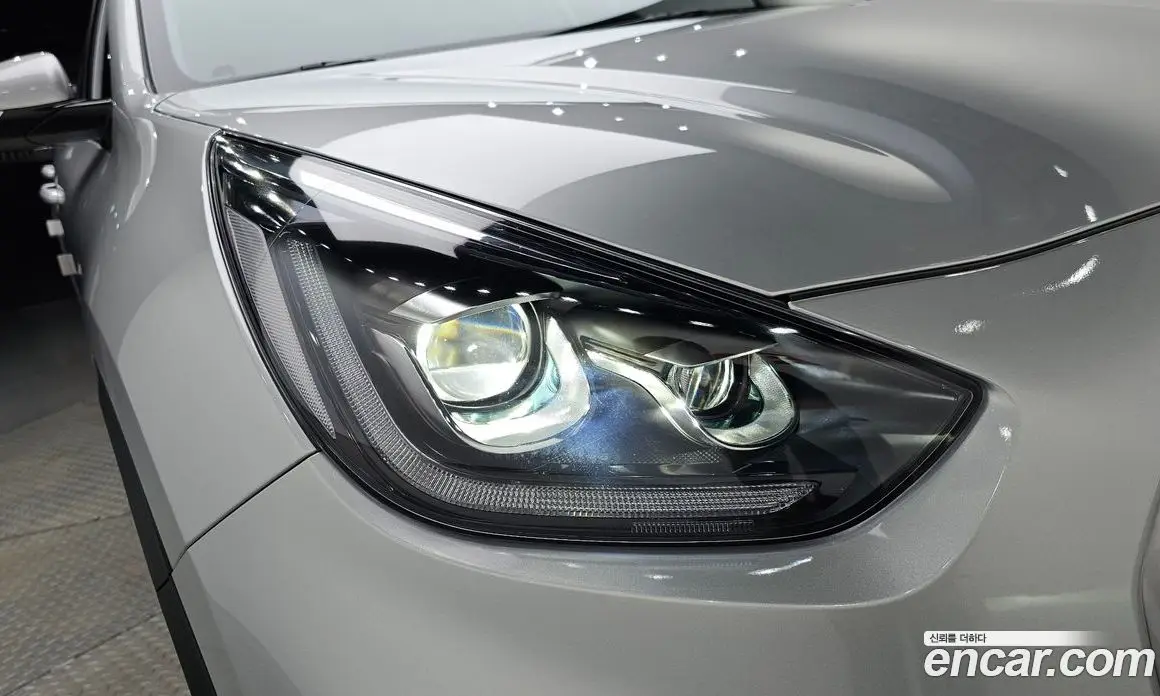 Kia Niro 2023 0.2 автомат (гидро), фото 7