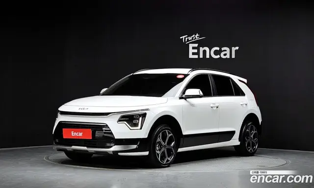 Kia Niro, 2023, 23 137 км