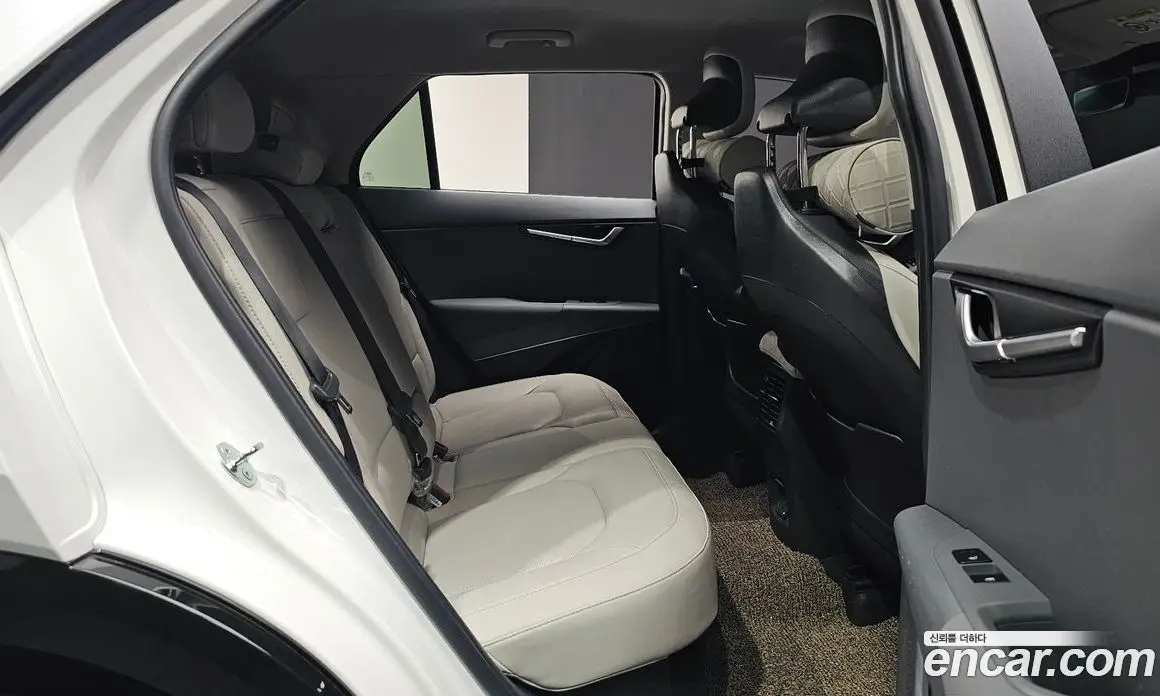 Kia Niro 2023 1.6 автомат (гидро), фото 18